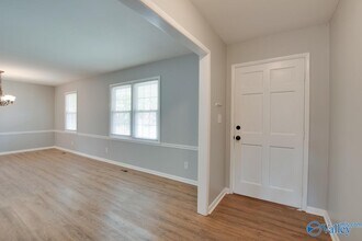 9802 Dolphin Dr in Huntsville, AL - Building Photo - Building Photo