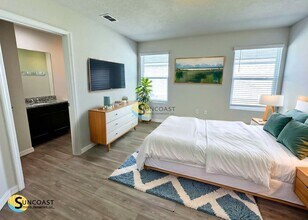 9127 Western Way in Jacksonville, FL - Building Photo - Building Photo