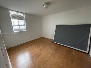 8261 NW 8th St, Unit 438 in Miami, FL - Building Photo - Building Photo