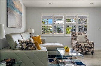 1140 Rainbow Dr in Naples, FL - Building Photo - Building Photo