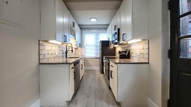 914 Concordia Ln, Unit 2nd fl in Clayton, MO - Foto de edificio - Building Photo