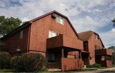 Cedar Crest Apartments in Mishawaka, IN - Building Photo