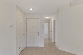 6942 42nd Ct E in Sarasota, FL - Building Photo - Building Photo
