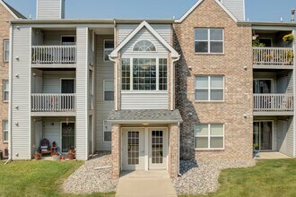 Central Park Apartments in Okemos, MI - Building Photo - Building Photo