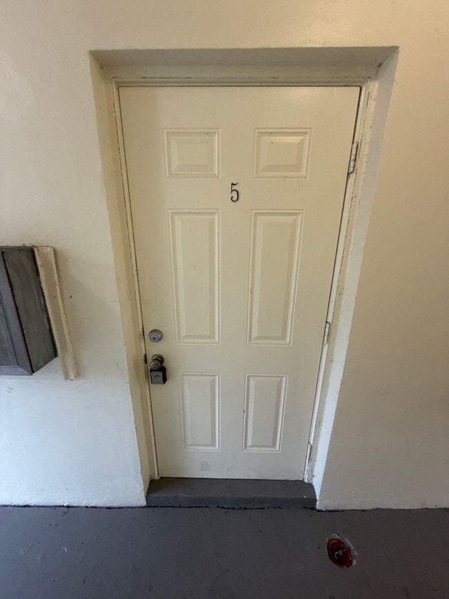 8600 NW 40th St in Coral Springs, FL - Building Photo - Building Photo