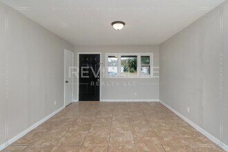 1165 Barker Dr W in Mobile, AL - Building Photo - Building Photo