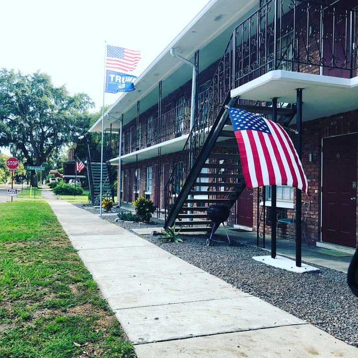 A Pennington Inn in Plant City, FL - Building Photo