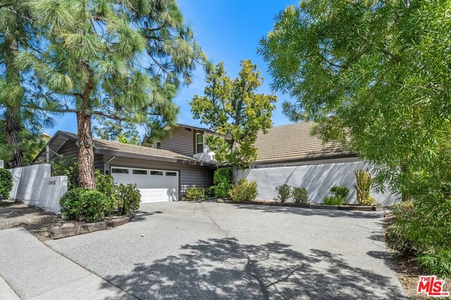 2408 Banyan Dr in Los Angeles, CA - Building Photo - Building Photo