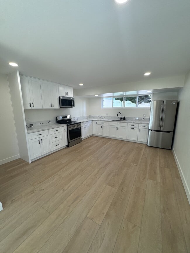property at 1034 Calle Las Trancas