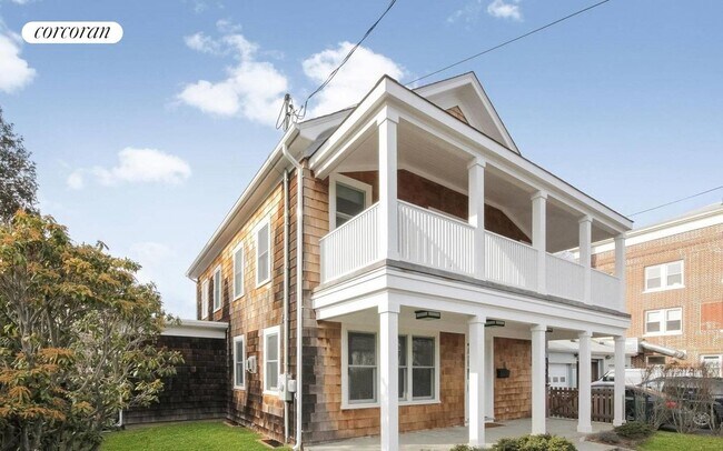 5 Pleasant Ln in East Hampton, NY - Building Photo - Building Photo