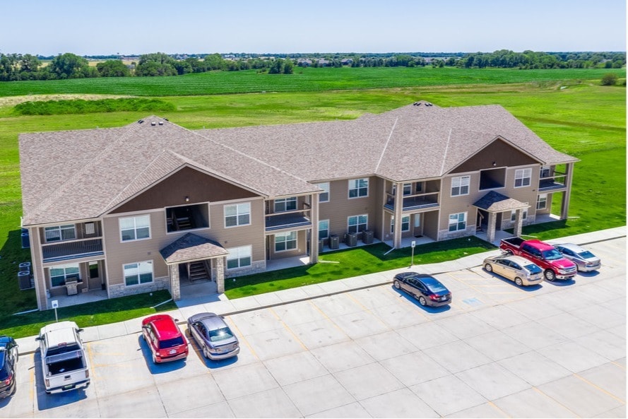 Cottonwood Crossing in Newton, KS - Foto de edificio
