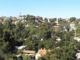 4345 Camello Rd in Los Angeles, CA - Building Photo