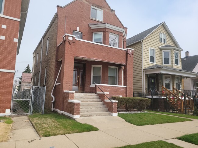 8429 S Marquette Ave