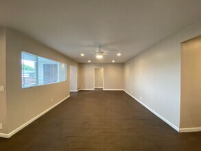 5768 Mary Ln Dr in San Diego, CA - Building Photo - Building Photo
