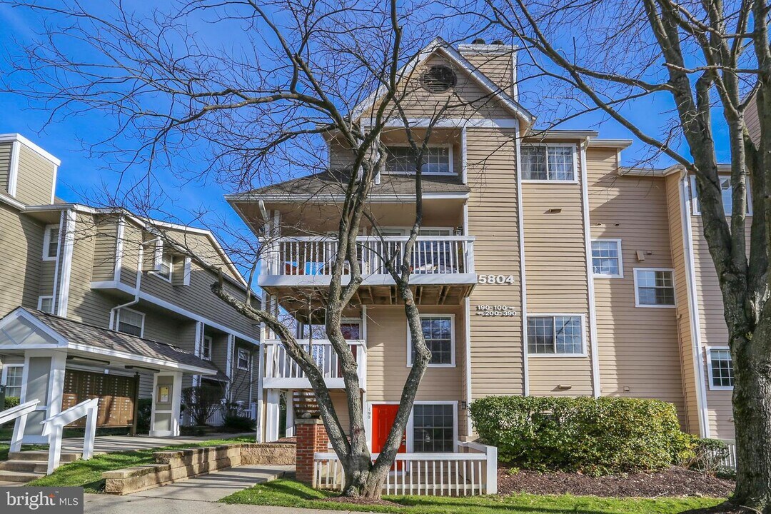 5804 Inman Park Cir-Unit -190 in North Bethesda, MD - Building Photo