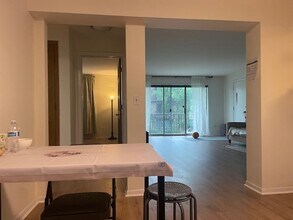 6587 N Northwest Hwy in Chicago, IL - Building Photo - Building Photo