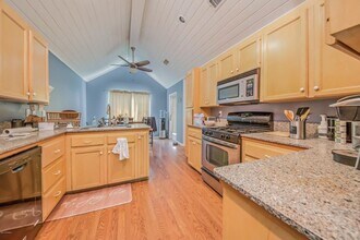 304 Burlington Ave in Broussard, LA - Building Photo - Building Photo