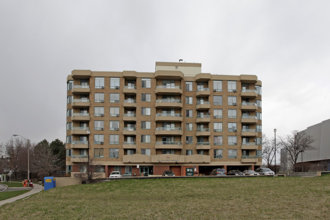 15 Torresdale Ave in Toronto, ON - Building Photo - Building Photo