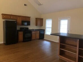 704 Guinevere Ct in Statesboro, GA - Building Photo - Building Photo