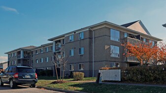25 Barnaby Dr in St Catharines, ON - Building Photo