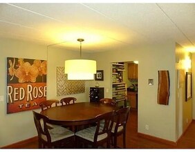 165 Quincy Shore Dr in Quincy, MA - Building Photo - Building Photo