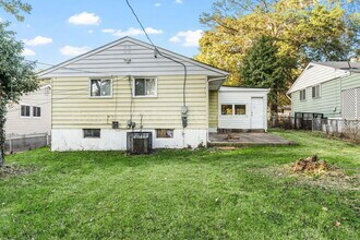 212 Mc Alpine Dr in St. Louis, MO - Building Photo - Building Photo