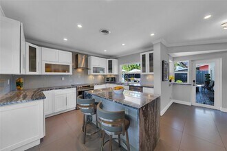 1833 NE 46th St in Fort Lauderdale, FL - Building Photo - Building Photo