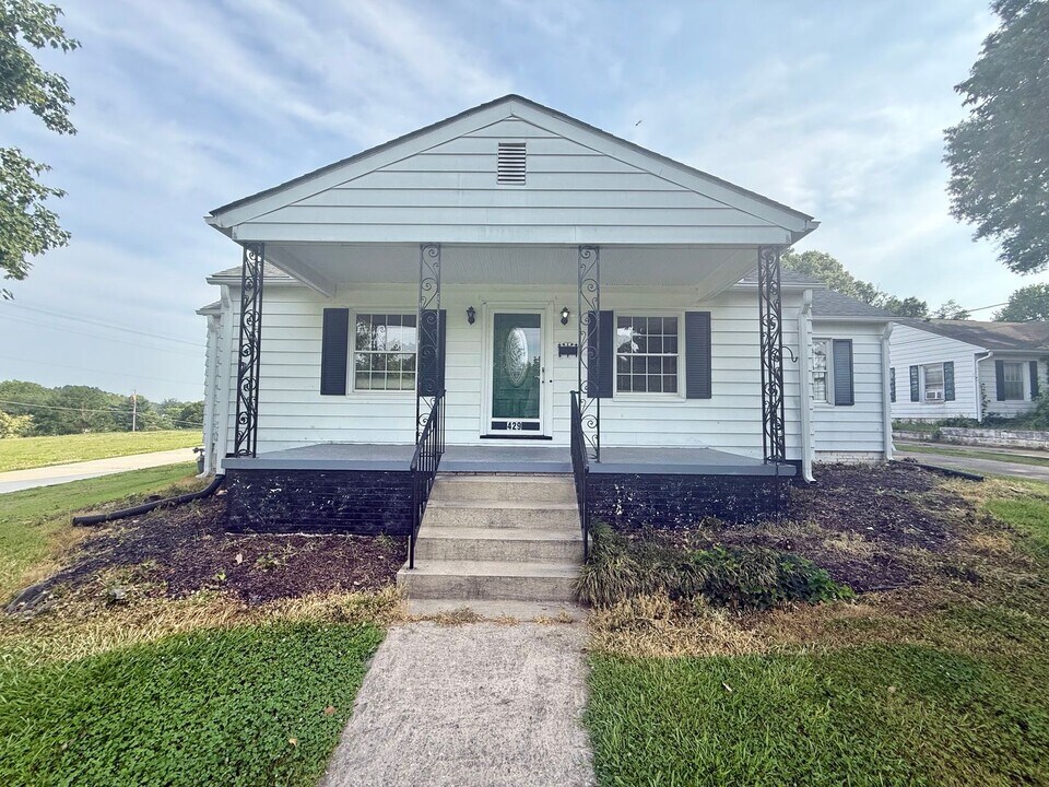 429 Banks St in Graham, NC - Building Photo