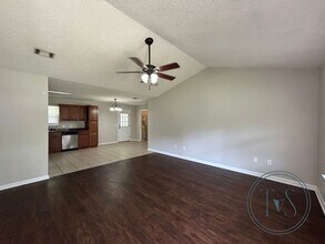 1045 Barley Dr in Hinesville, GA - Building Photo - Building Photo