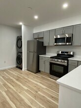 329 W Thompson St in Philadelphia, PA - Foto de edificio - Building Photo