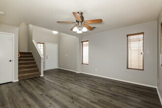 16231 W Moreland St in Goodyear, AZ - Foto de edificio - Building Photo