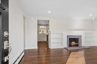 1110 Mill Hill Terrace in Fairfield, CT - Building Photo - Building Photo