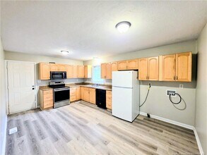 425 Morley Dr in Fayetteville, NC - Building Photo - Building Photo