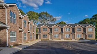 361 Crescent Dr in Springfield, TN - Building Photo