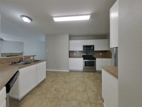 2034 Indian Clearing Trail in Rosenberg, TX - Building Photo - Building Photo