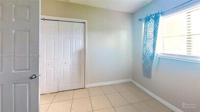 2411 SW 5th Pl in Fort Lauderdale, FL - Building Photo - Building Photo