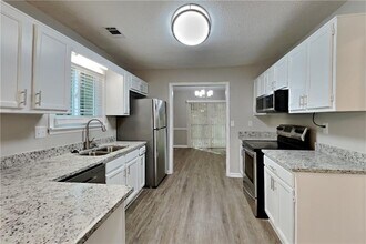 3883 Nowlin Rd in Kennesaw, GA - Building Photo - Building Photo