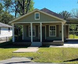 306 E 32nd St in Houston, TX - Building Photo