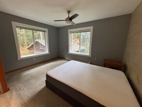 28635 Vashon Hwy SW in Vashon, WA - Building Photo - Building Photo