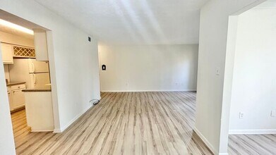 5153 Roswell Rd in Sandy Springs, GA - Building Photo - Building Photo