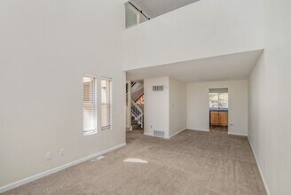 1050 S Monaco St Pkwy in Denver, CO - Building Photo - Building Photo