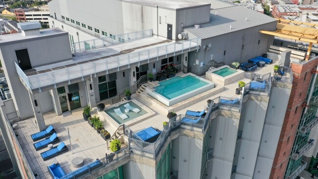 property at 2000 Bagby St