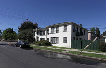 15501 Victory Blvd in Van Nuys, CA - Building Photo - Building Photo