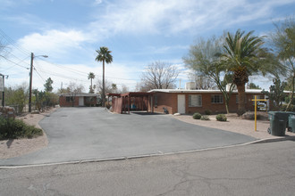 Bermuda Vista Apartments in Tucson, AZ - Building Photo - Building Photo