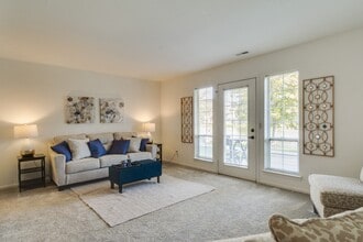 Northport Apartments in Macomb, MI - Foto de edificio - Building Photo