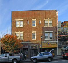 4135-4139 University Way in Seattle, WA - Building Photo - Building Photo