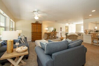 2985 Binnacle Dr in Naples, FL - Building Photo - Building Photo