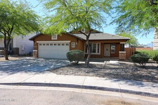 7423 W Pueblo Ave in Phoenix, AZ - Building Photo