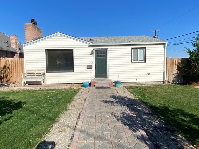property at 231 11th Ave SW