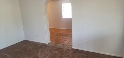 5808 N 63rd Ave in Glendale, AZ - Foto de edificio - Building Photo